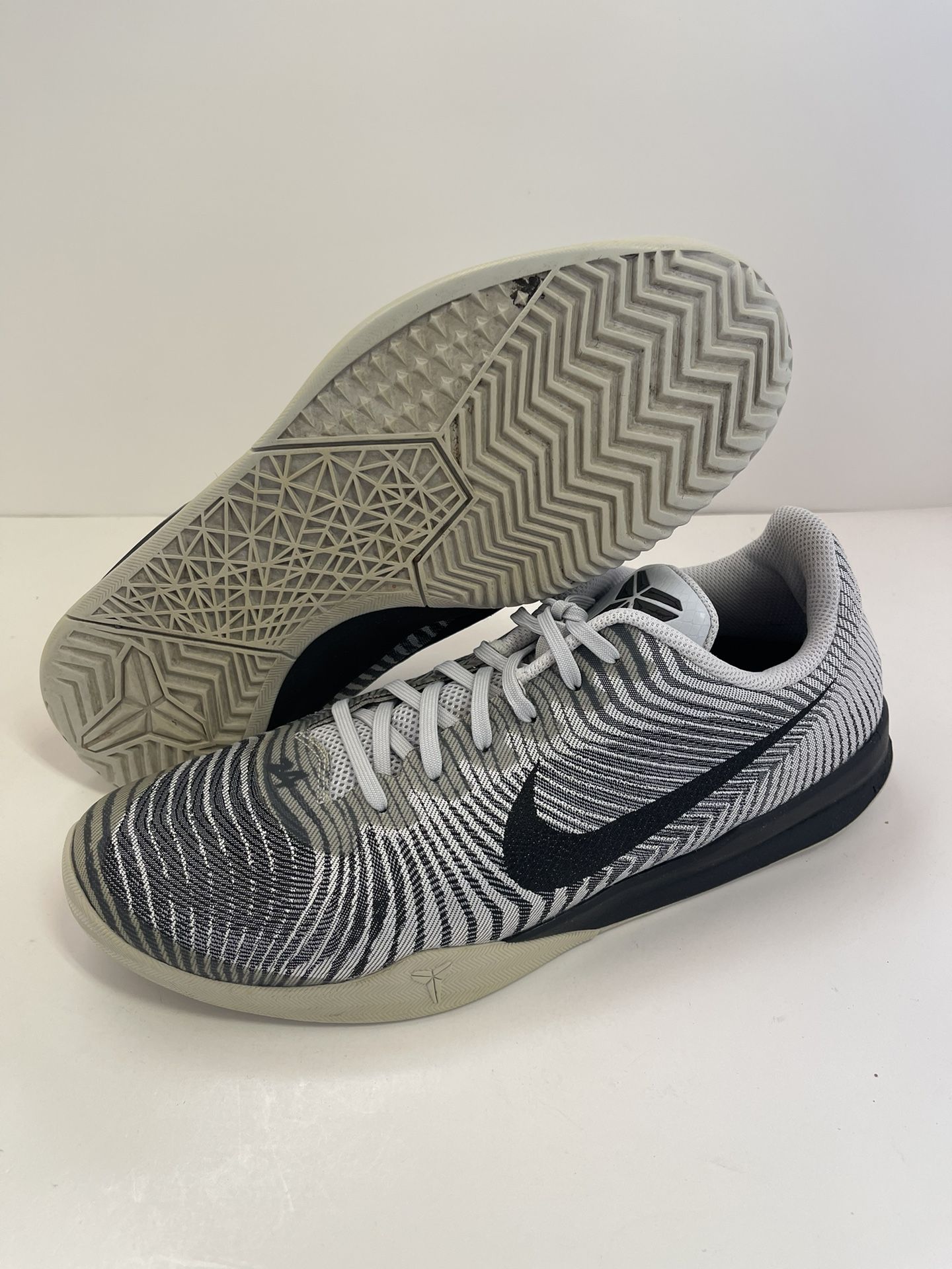Nike Kobe KB Mentality 2 II Wolf Grey (818952-100) Men's Nike Kobe KB Mentality 2 II Wolf Grey (818952-100) Men's