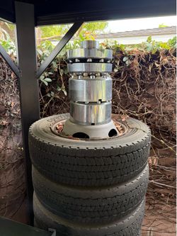 2017 F-450 rims and tires.  Alcoas... 4 x aluminum and 2 steel interior rims.