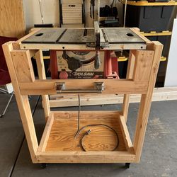 Custom build table saw bench with lockable casters