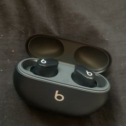 Beats Studio Buds 