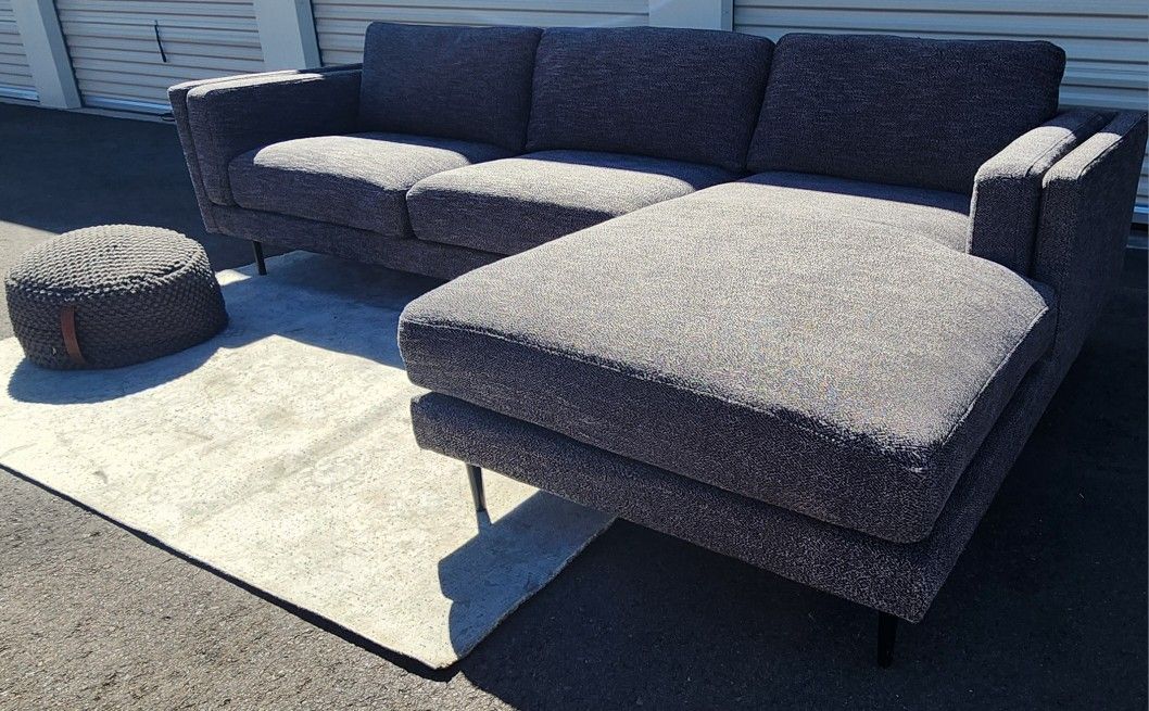 Living Spaces Modern Sectional Couch + DELIVERY