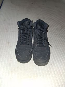Black Nike shoes