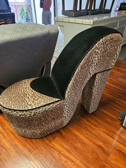 Lepord print high heel chair