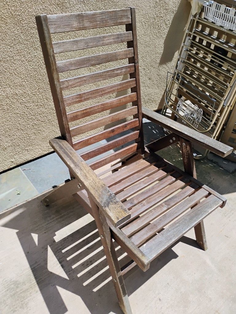 Cedar Wood Recliner With Cushion