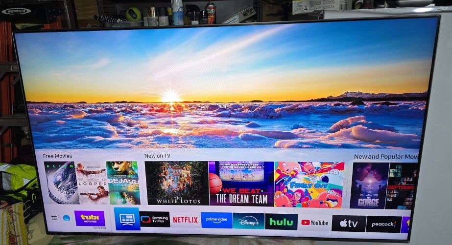 55 inch Samsung 4K Ultra HD HDR 3840x2160p Samsung Tizen OS Smart LED TV