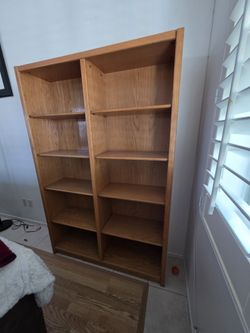 Wooden Bookcase Solid And Sturdy Construction 