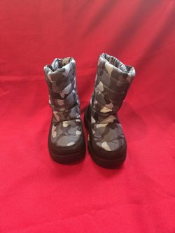 Size 9 Toasty Winter Boots For Children