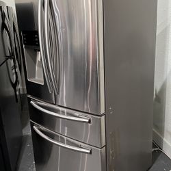 FIRST COME Samsung Refrigerator Fridge Freezer on Bottom