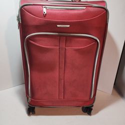 Olympia 31 x19 x12 rolling suitcase