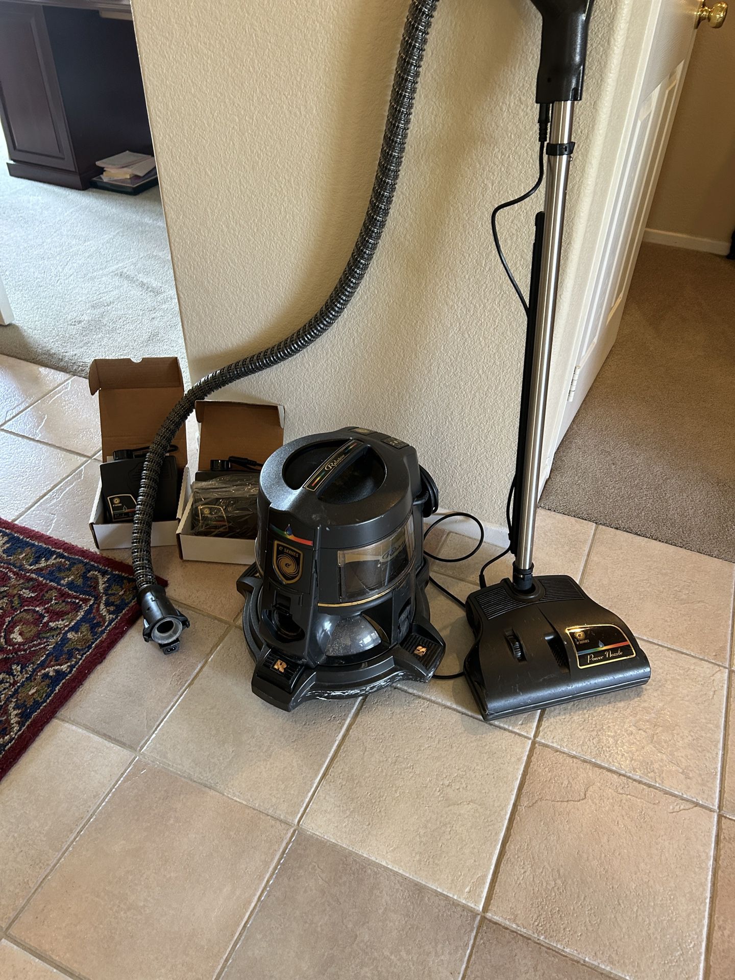 Rainbow Vacuum And Air Cleaning System 