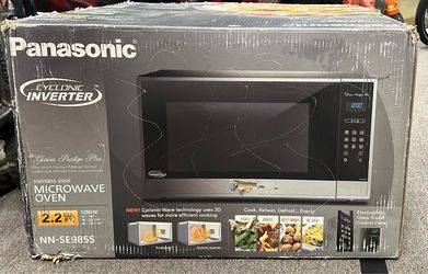 PANASONIC 2.2 cu ft MICROWAVE OVEN