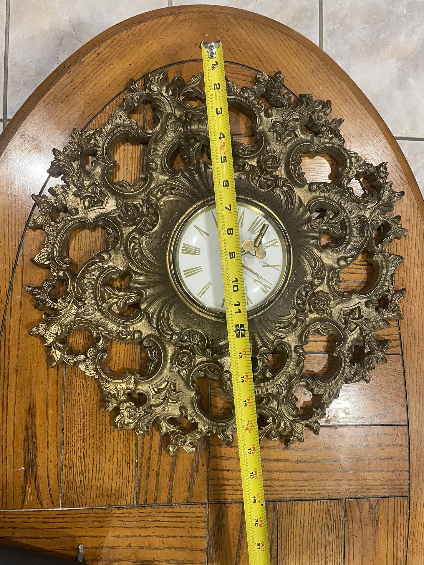 Beautiful 1960s Vintage SYROCO Gold Resin 8-day Windup Rococo & Brass Wall Clock USA In Great Works