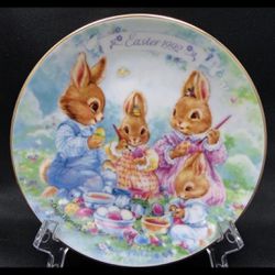 Avon Porcelain 22K Gold Rim Easter Plate Colorful Moments Bunnies Painting 1992