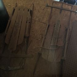 Old Fashion Snowsleds 