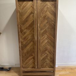 Beautiful Wooden Armoire (Mango wood, Adjustable shelving)