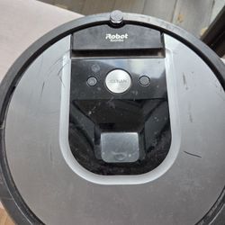 iRobot Roomba 960 Robot Vacuum Cleaner - Model 960 - Wi-Fi Connected - Tested & Working