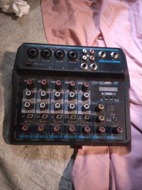 Musical Mini Mixer Interface Paths PC Interworking Function. It's A USB & BT Audio Interface With Phantom Mic As Well As Mp3 Input.. $40