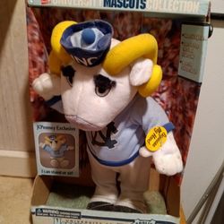 2001 JC Penney UNC Tar Heels Plus Doll