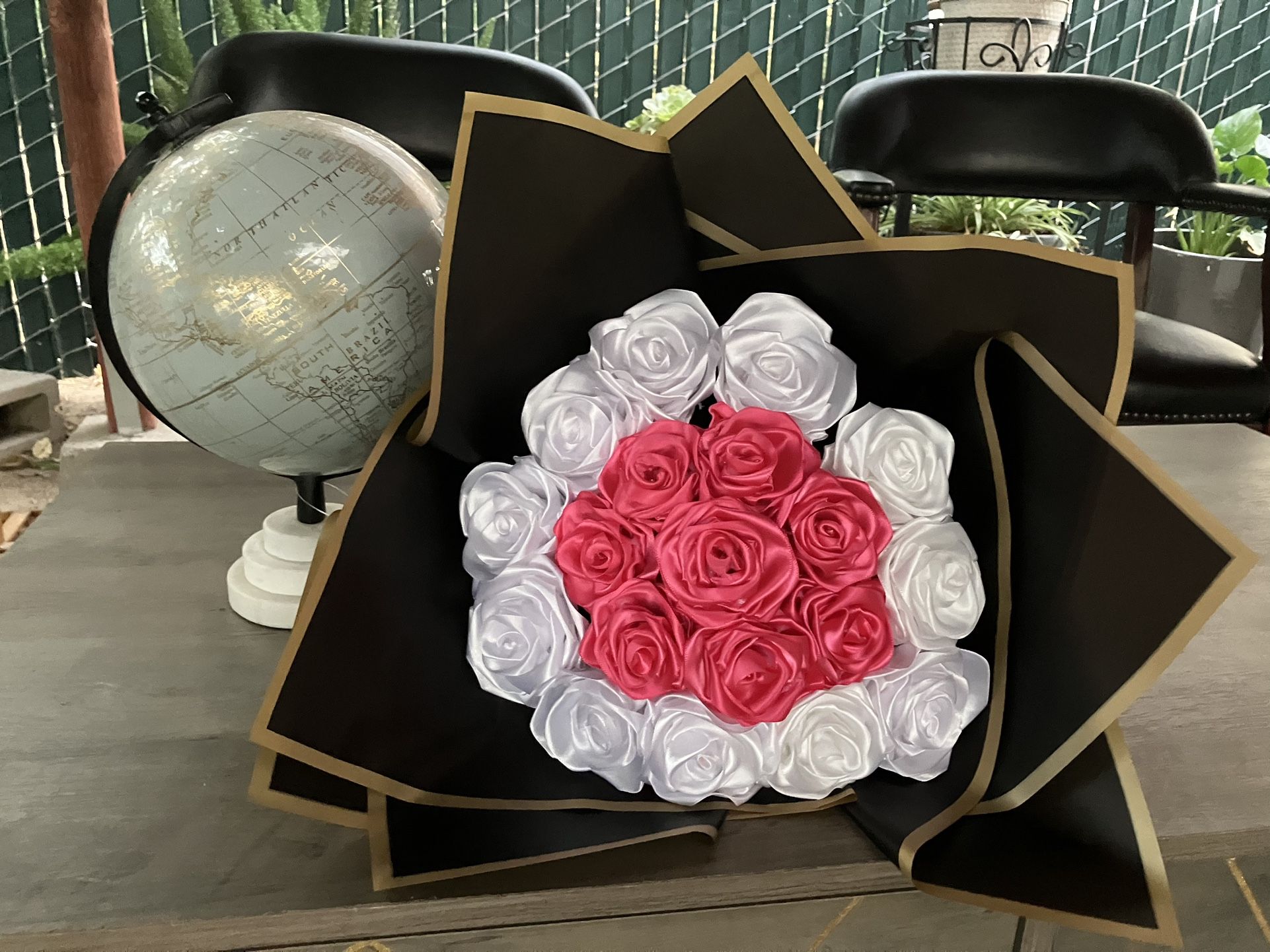 Roses - Hot Pink & White Or Red & White