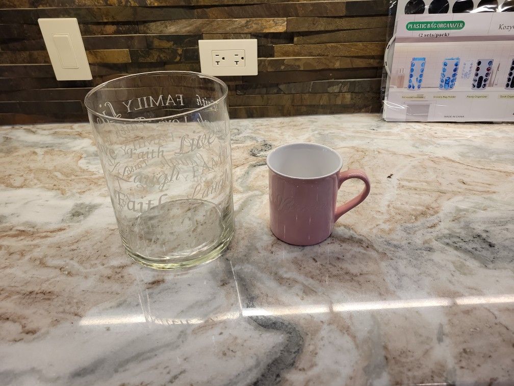 Wedding Vase & Bride Coffee mug $9