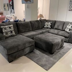 Large Sectional /couch /Living room set