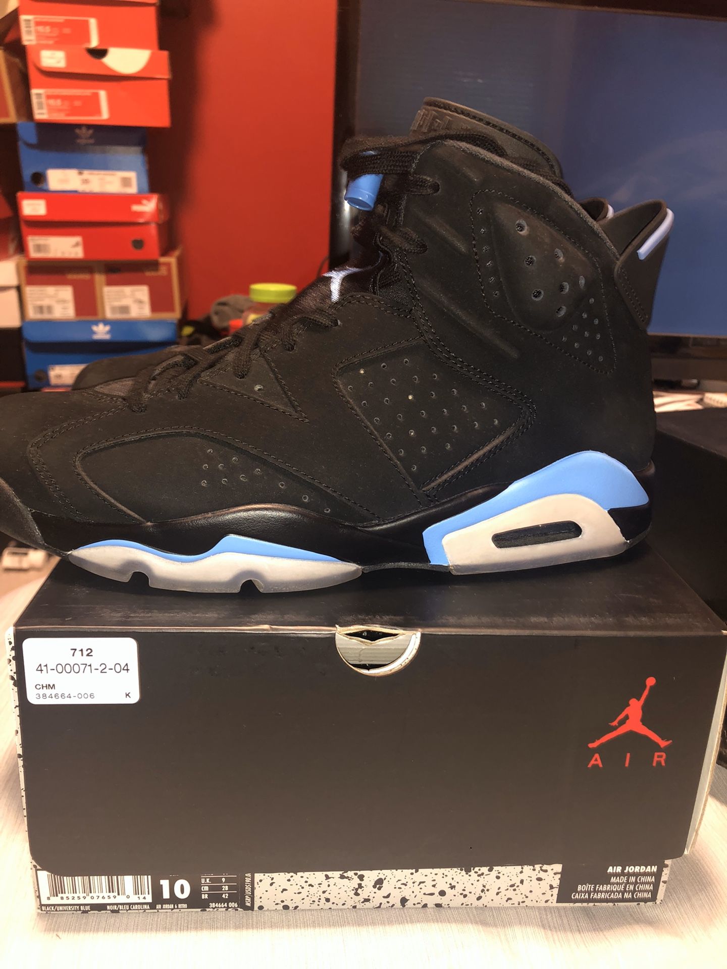 Jordan 6 Retro “ UNC “