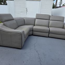 Sectional sofa