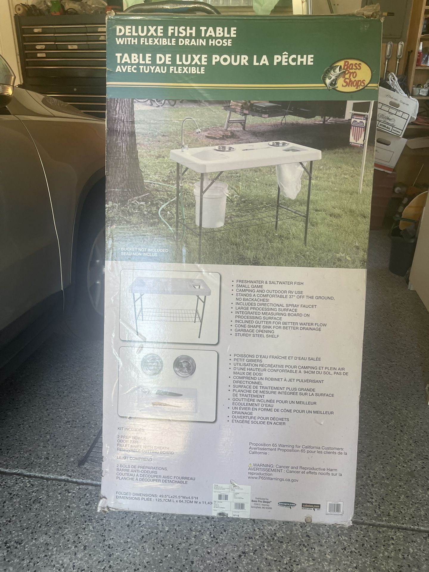 New In Box Bass Pro Shops Deluxe Fish Table with hose