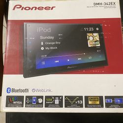 Pioneer Stereo 