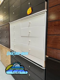 Eight drawer dresser wide wood assembled Tocador blanco ancho