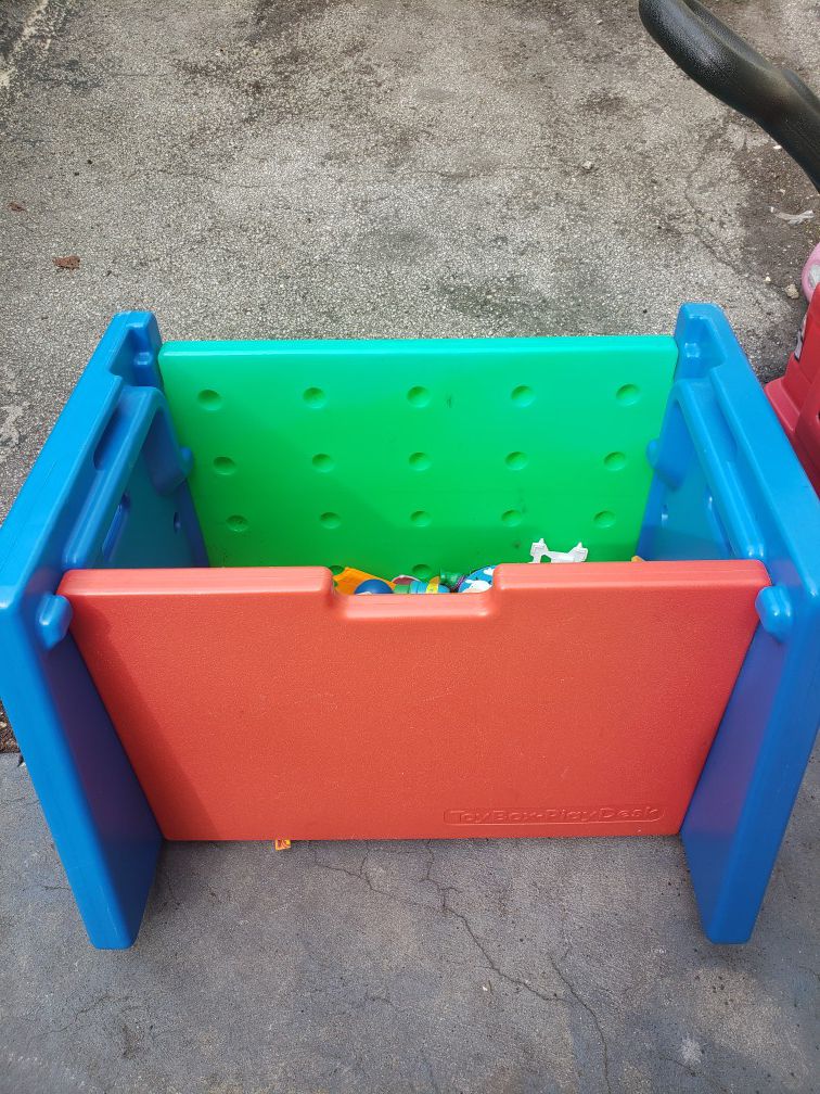 Free toy chest