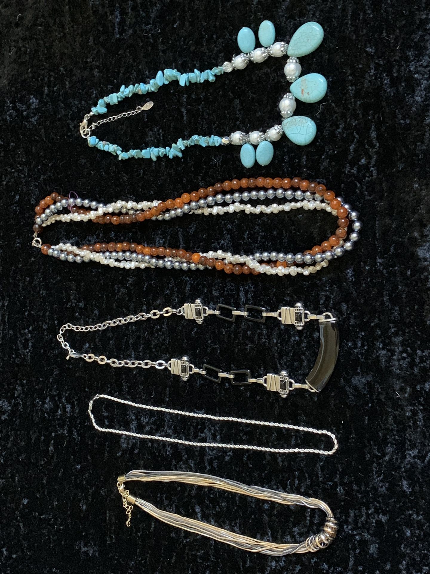 Set Of 5 beautiful necklaces
