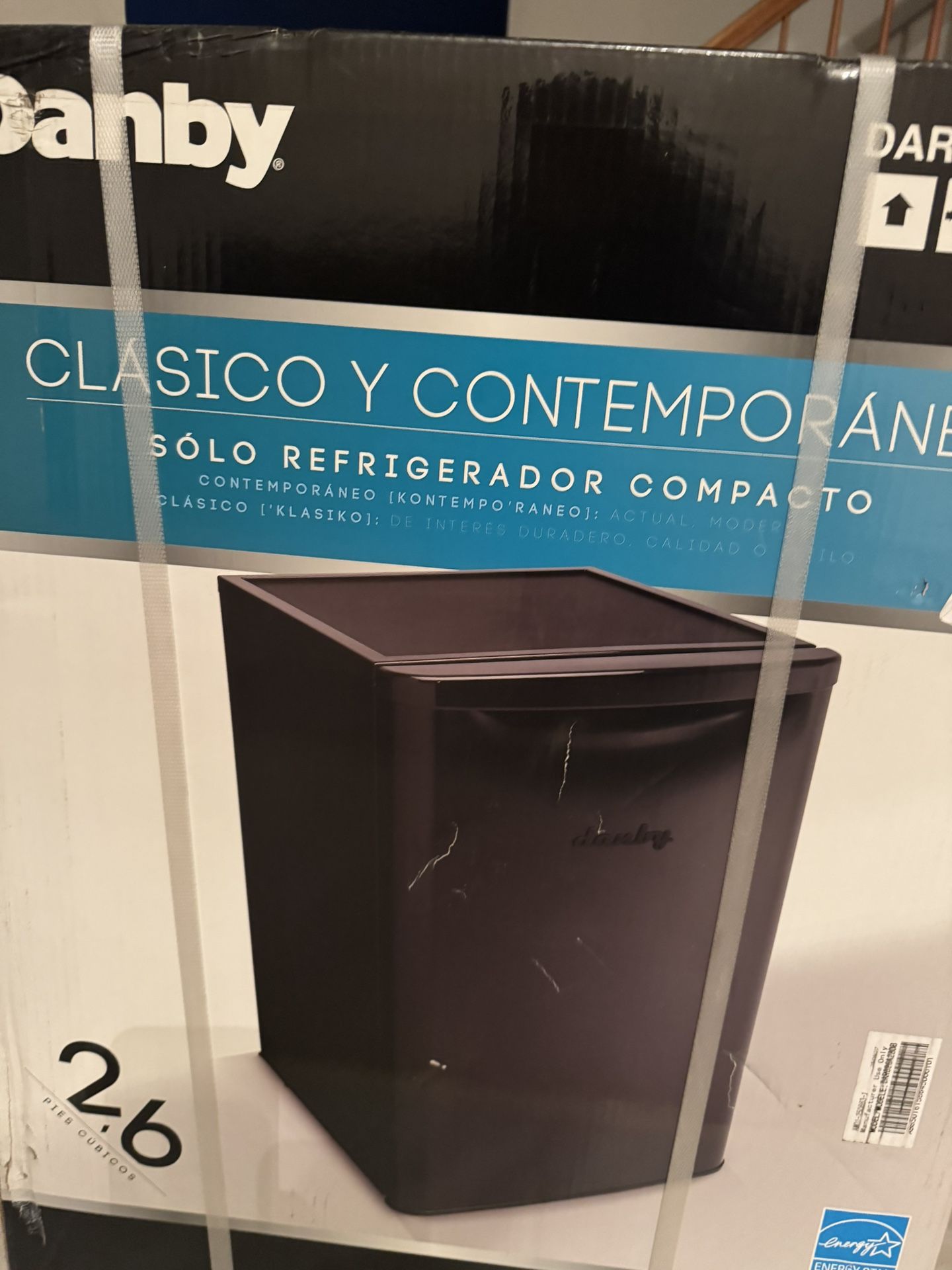 Danby 2.6 Cu ft Black Refrigerator