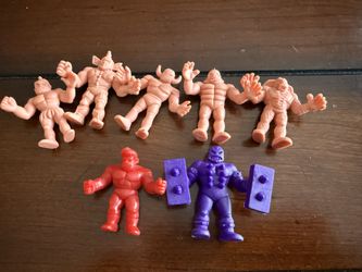 Lot of Vintage 80s Mattel M.U.S.C.L.E. Men Mini Figures.
