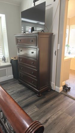 5 Drawer Dresser