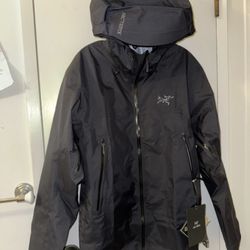 Arc’teryx  NWT Beta SL Size Large Black 