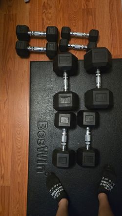 Set of dumbbells