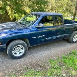 2001 Dodge Dakota Sport 4.7L – $5,150 OBO (Must Sell by June 28)