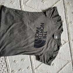 LOW PRICE MOVING- WOMENS NORTH FACE SHIRT