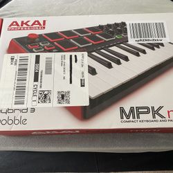 Akai MPK Mini Keyboard Drum Pad NEW
