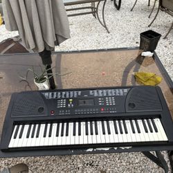 Huntington KB61-100 61-Key Portable Electronic Keyboard