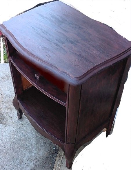 NIGHT TABLE