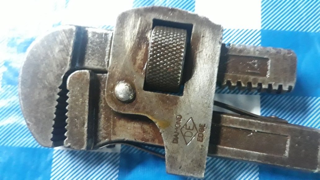 DIAMOND DE EDGE WRENCH
