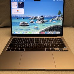 MacBook Air M2 13” 8GB RAM 256GB SSD Brand New Condition