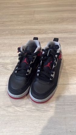 Kids Jordan’s size 6.5Y