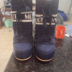 Moon Boots 