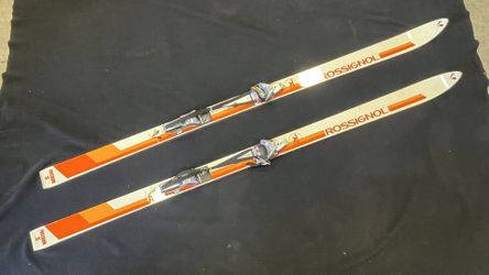 Vintage Rossignol Skis w/ Salomon Bindings – Like New 