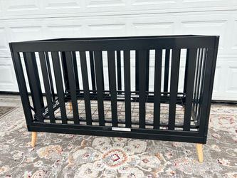 Essex 4-in-1 Convertible Crib- Only $49.99- READ Description