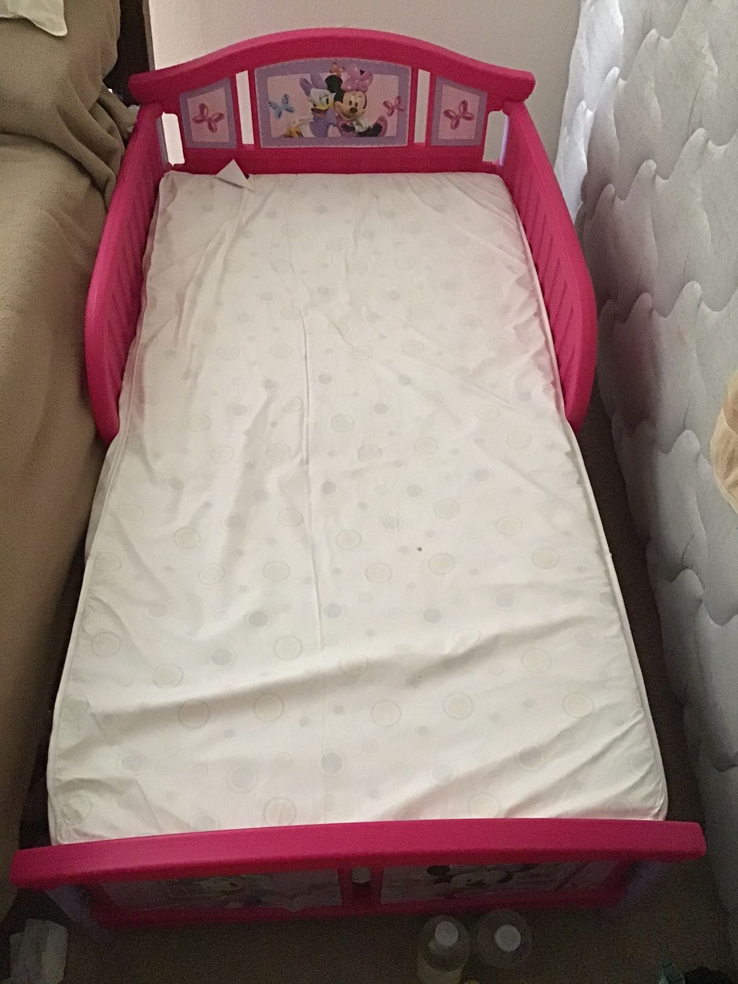 Kids bed frame and mattress