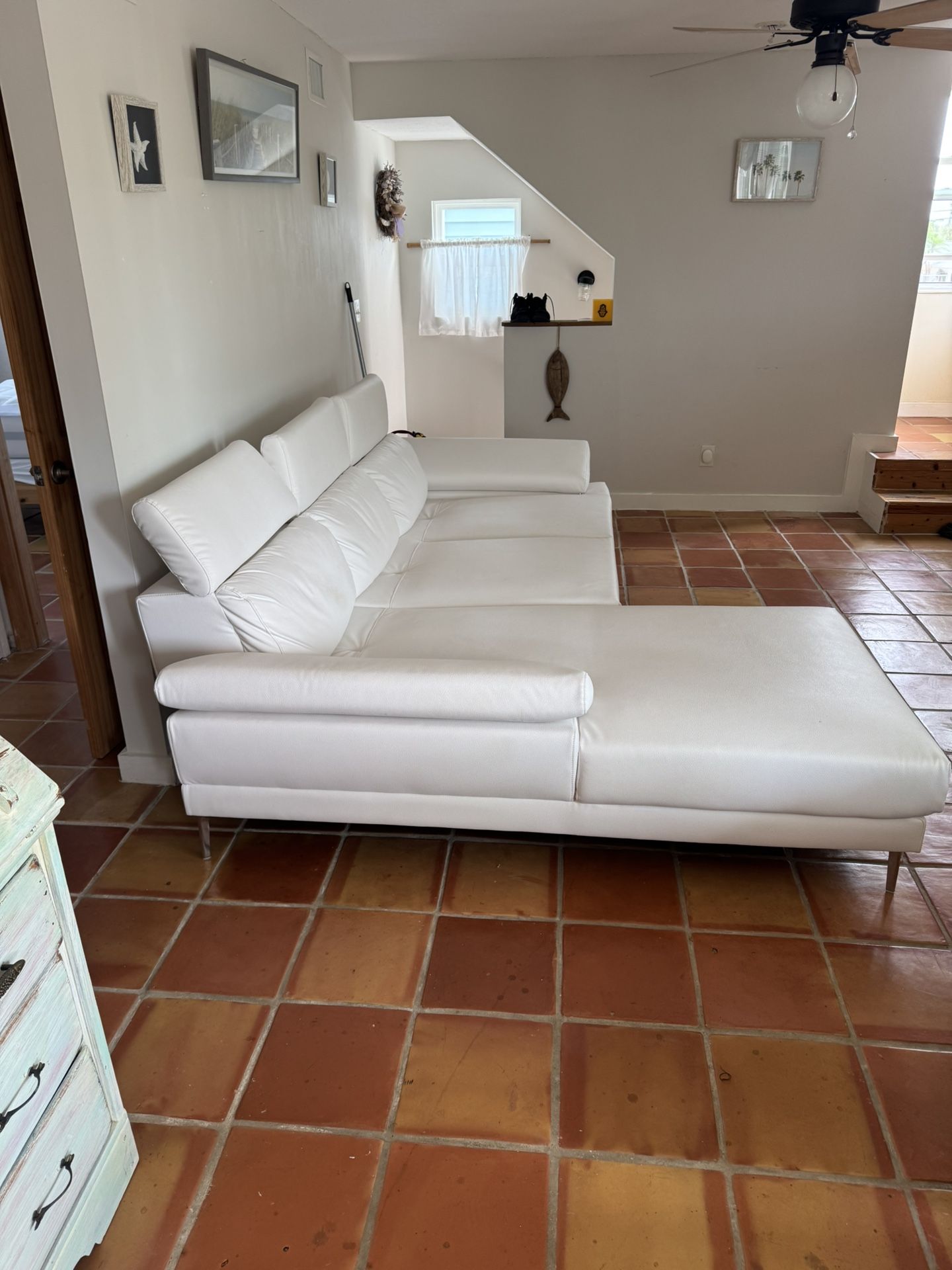 White modern Couch
